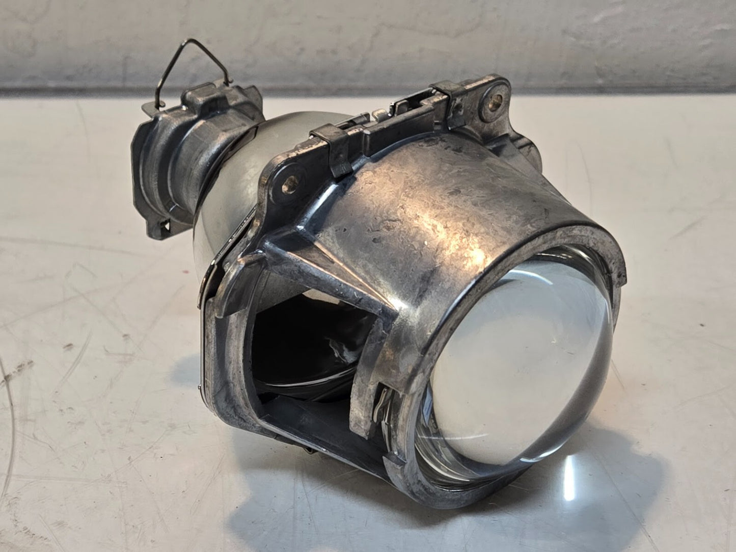 Projector Assembly for Fiat Punto II | 88203735 | 5-1/4"x4"x3-1/4" | No Bulb