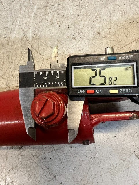 Hydraulic Steering Cylinder For Agricultural Machinery 13in. Rod 39mm Diameter