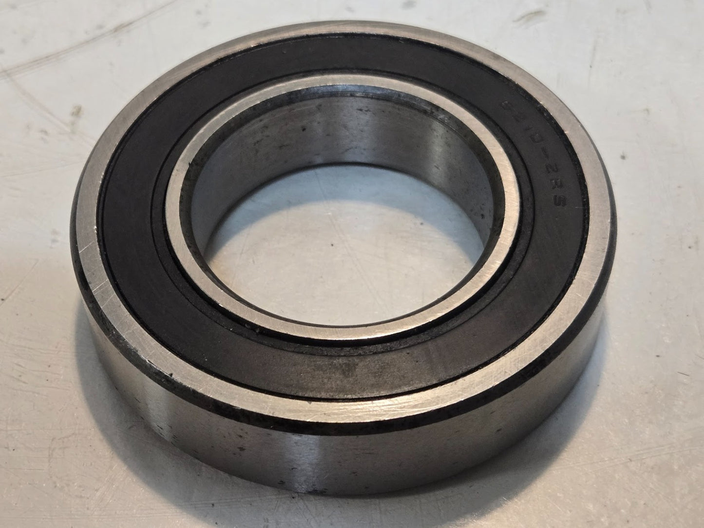 Deep Groove Ball Bearing 6210-2RS | 90 mm OD x 50 mm Bore x 20 mm Wide