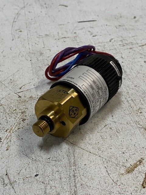 Barksdale Pressure Vacuum Switch T96201-BB2-P1 360-1700 Psi 5A 125/250 VAC