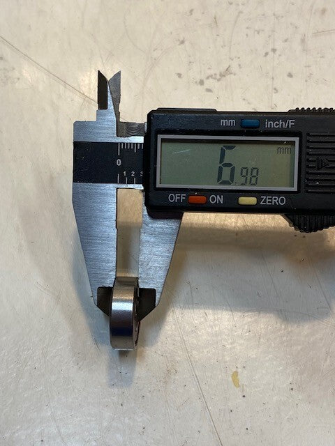 60 Quantity of Speed Metal Skateboard Bearings 22x8x7mm Red (60 Quantity)