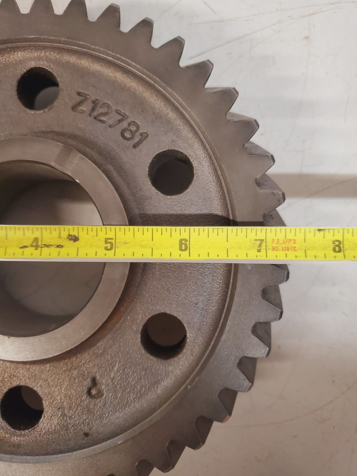 John Deere Transmission Intermediate Shaft Gear H135944 | Z12781