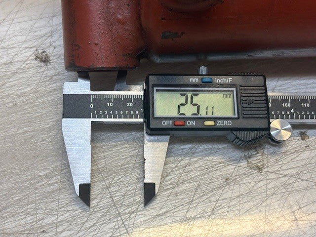 Heavy Duty Welded Hydraulic Cylinder 26" Long 3" Bore 1-1/2" Shaft | 2E 160