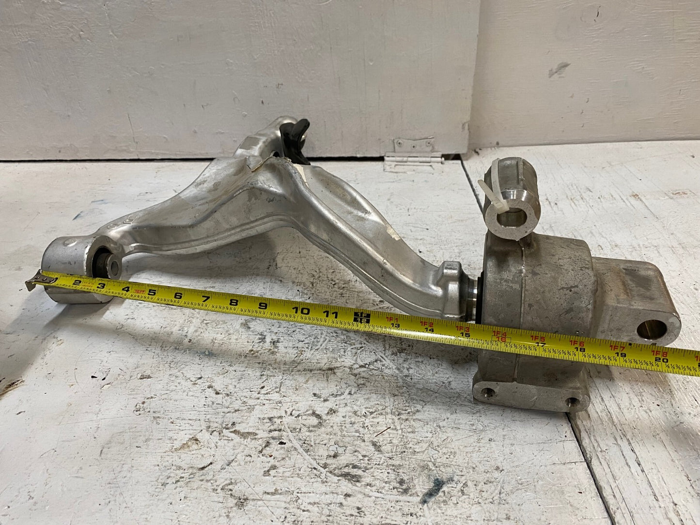 Suspension Control Wishbone R Arm & Ball Joint Assembly 200409 4GE 10 F8