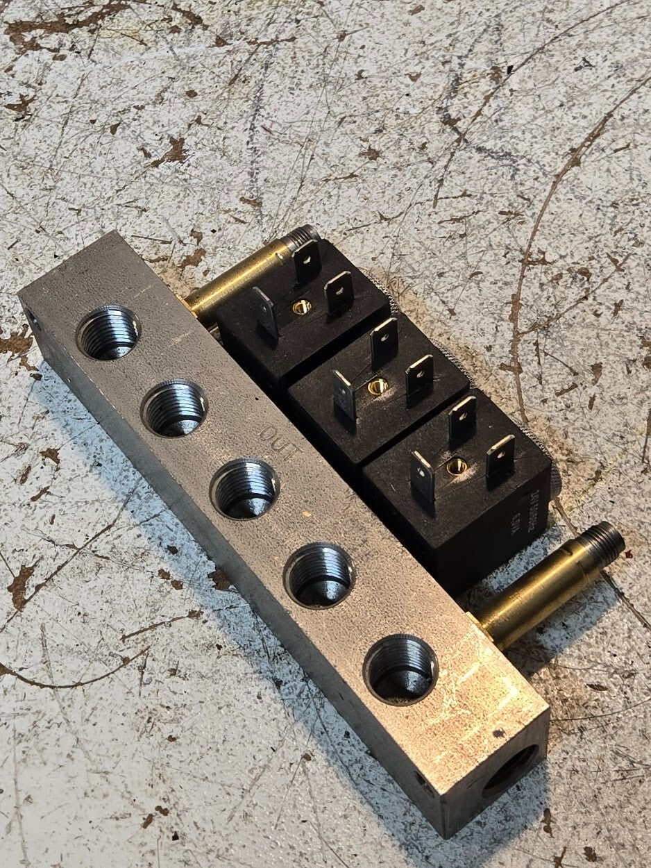 CFA Manifold Block and Solenoids 95-211N205-41 | 1/4" Pipe | 203 PSI | 24VAC 5W