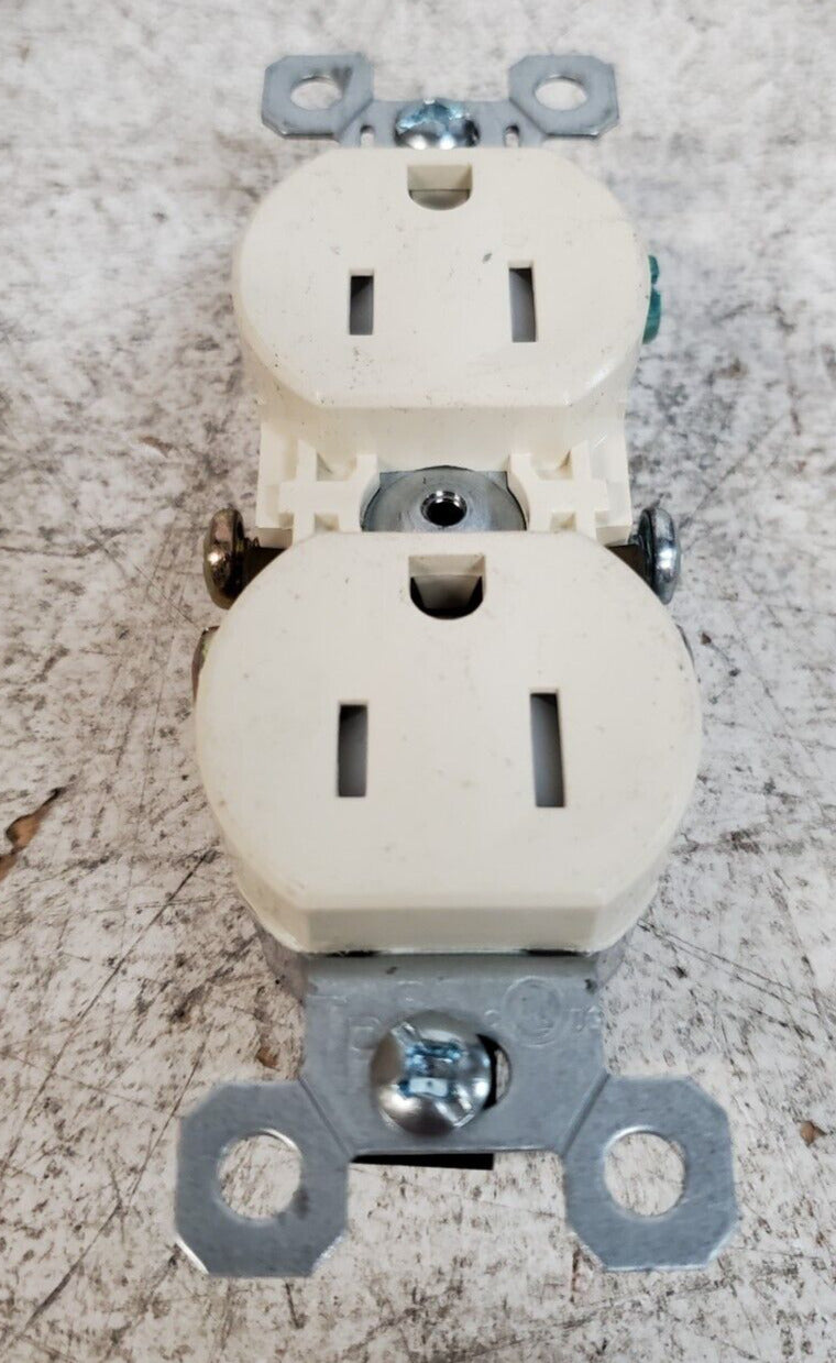 50 Qty. of P&S Tamper Resistant Receptacles Outlet 3232TR (50 Qty)