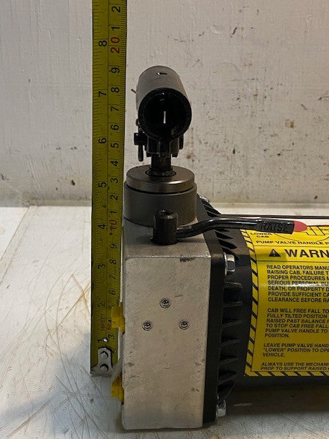 International Power Packer Hydraulic Hand Pump HP50024201 | 2029385C91 | 05180 P