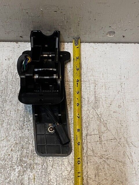 Doosan A401077 Accelerator Pedal A401077-02