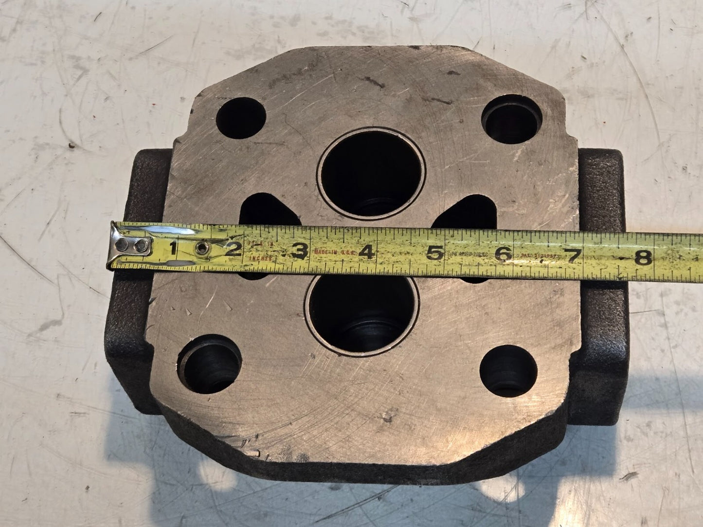 Hydraulic Pump Cover 592-01563 | KHF1580 | 2-1/4" Inlet/Outlet | 4 Bolt