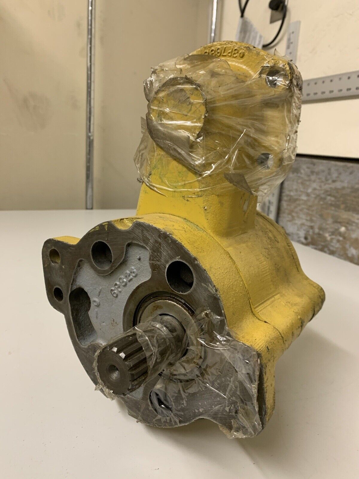 Caterpillar 6P8458 Manifold CAT 3P7688 Body 6P823