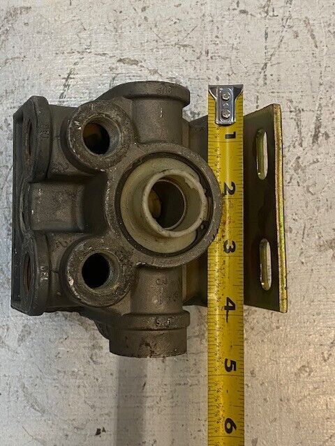 Bendix 090027R-12P Air Brake Relay Valve 99010