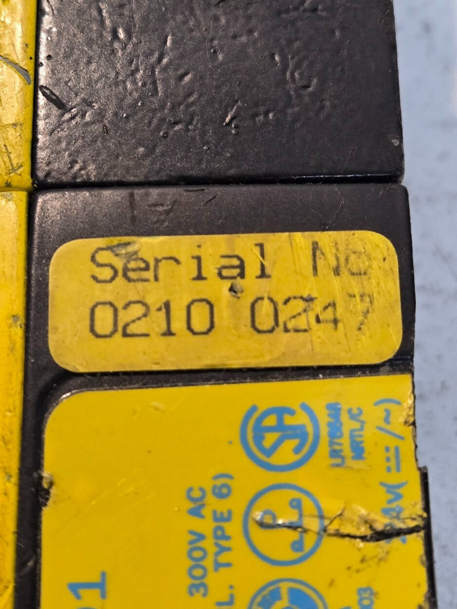 SICK i 1001 6021016 Safety Switch with iE 1000 SK1 Safety Key | 0210 0247