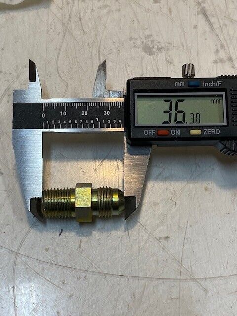 4 Qty of Steel Flared Tube Male Connectors 65006 3/8 Tube x 1/4 Pipe (4 Qty)