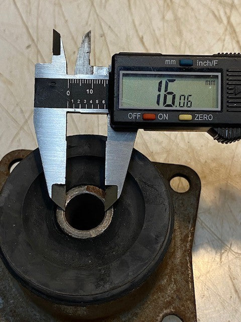 Barry Controls Resilient Engine Mounting Rubber Cab Mount 16mm Bore 4" Wide