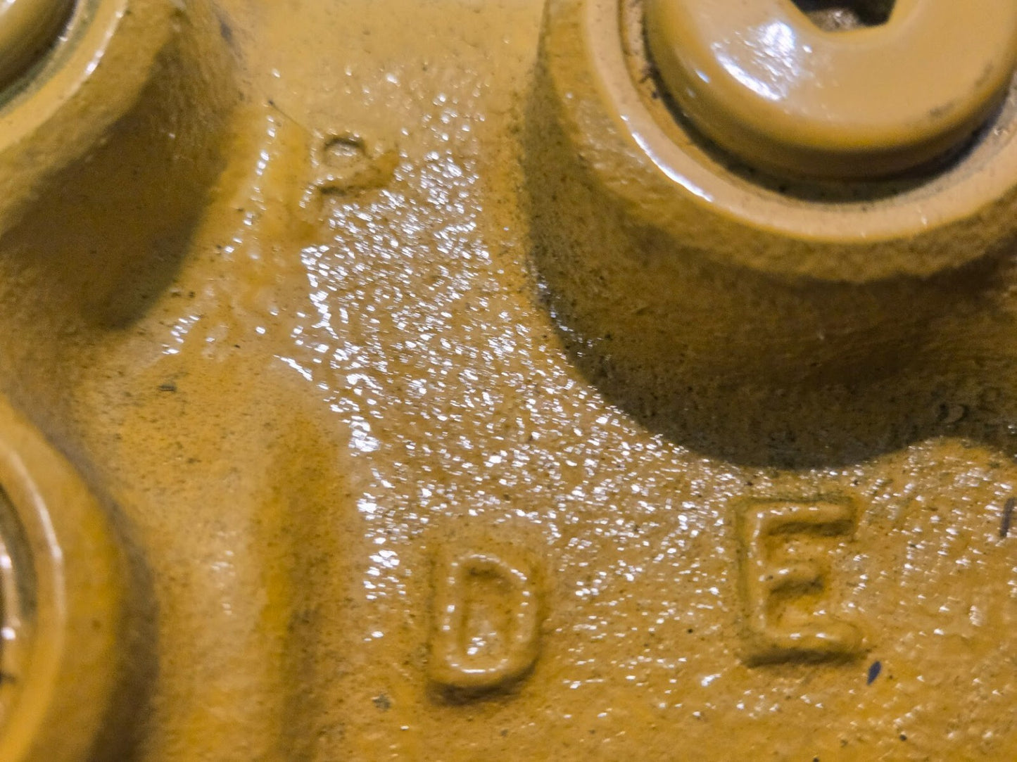 Hydraulic Control Valve SD7X6 | 9-1/2" x 4-7/8" x 3-1/2" | 10 mm Thread