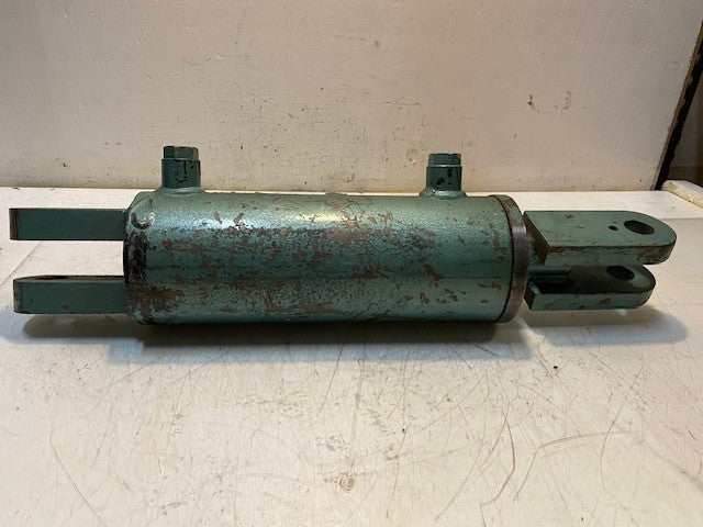 Hydraulic Cylinder 33-09-G | 19673C | 22-1/2" Long 6" Deep 4-1/2" Dia. 25mm Bore