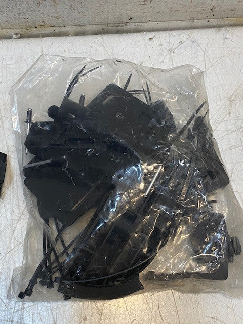 GM Accessories Electric Tonneau Cover Hardware Mounting Kit 19154504