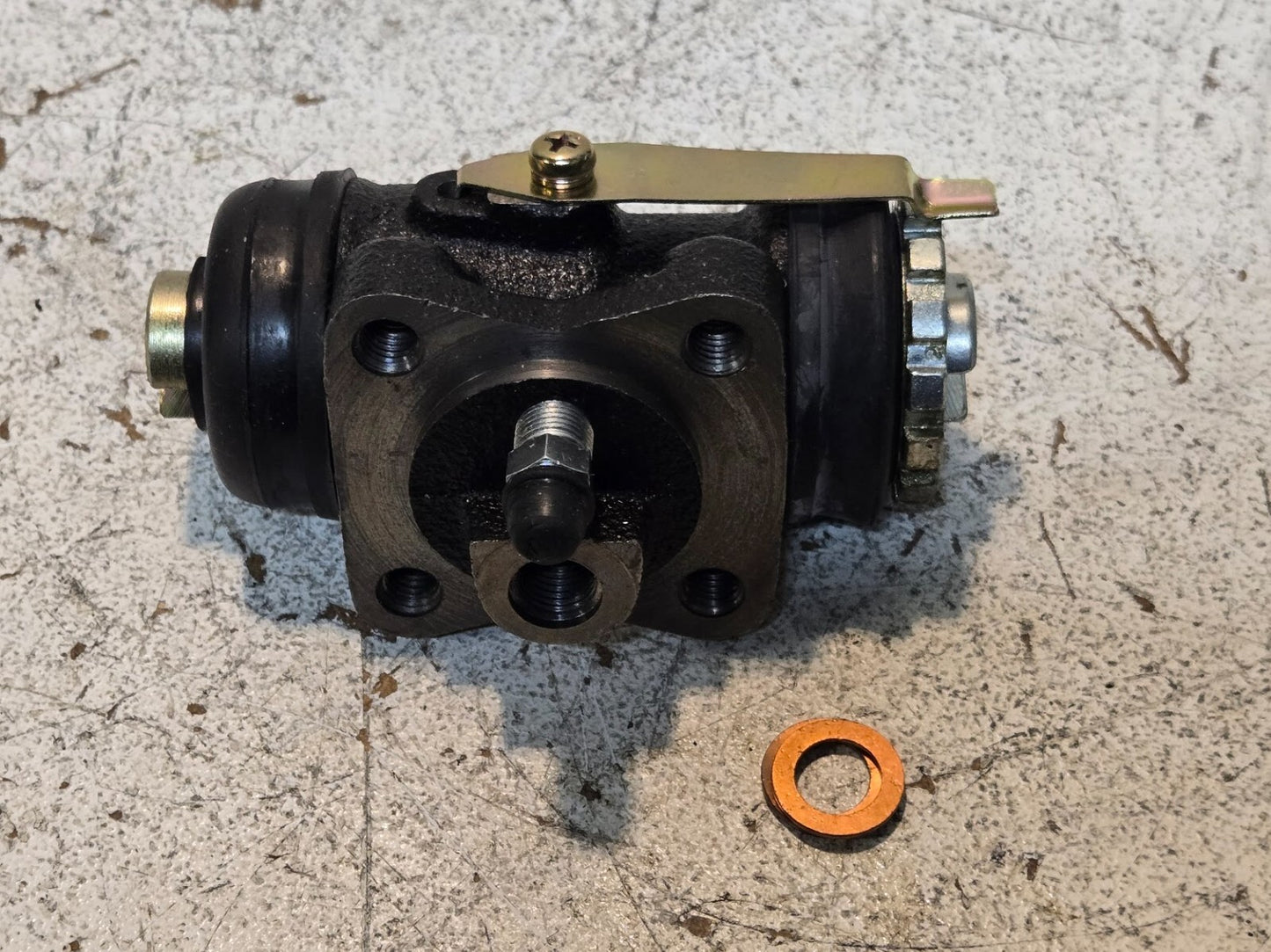 2 Quantity of Rear Right Brake Cylinders for Toyota FJ (2 Quantity)