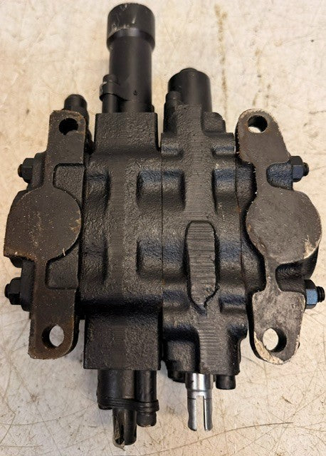 Husco International Multi-Spool Hydraulic Control Valve H02A109600 Industrial