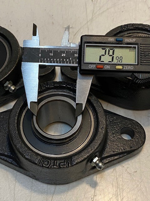 3 Quantity of IPTCI 2-Bolt Flange Bearing NFL206 SA206-20G 30mm Bore (3 Qty)