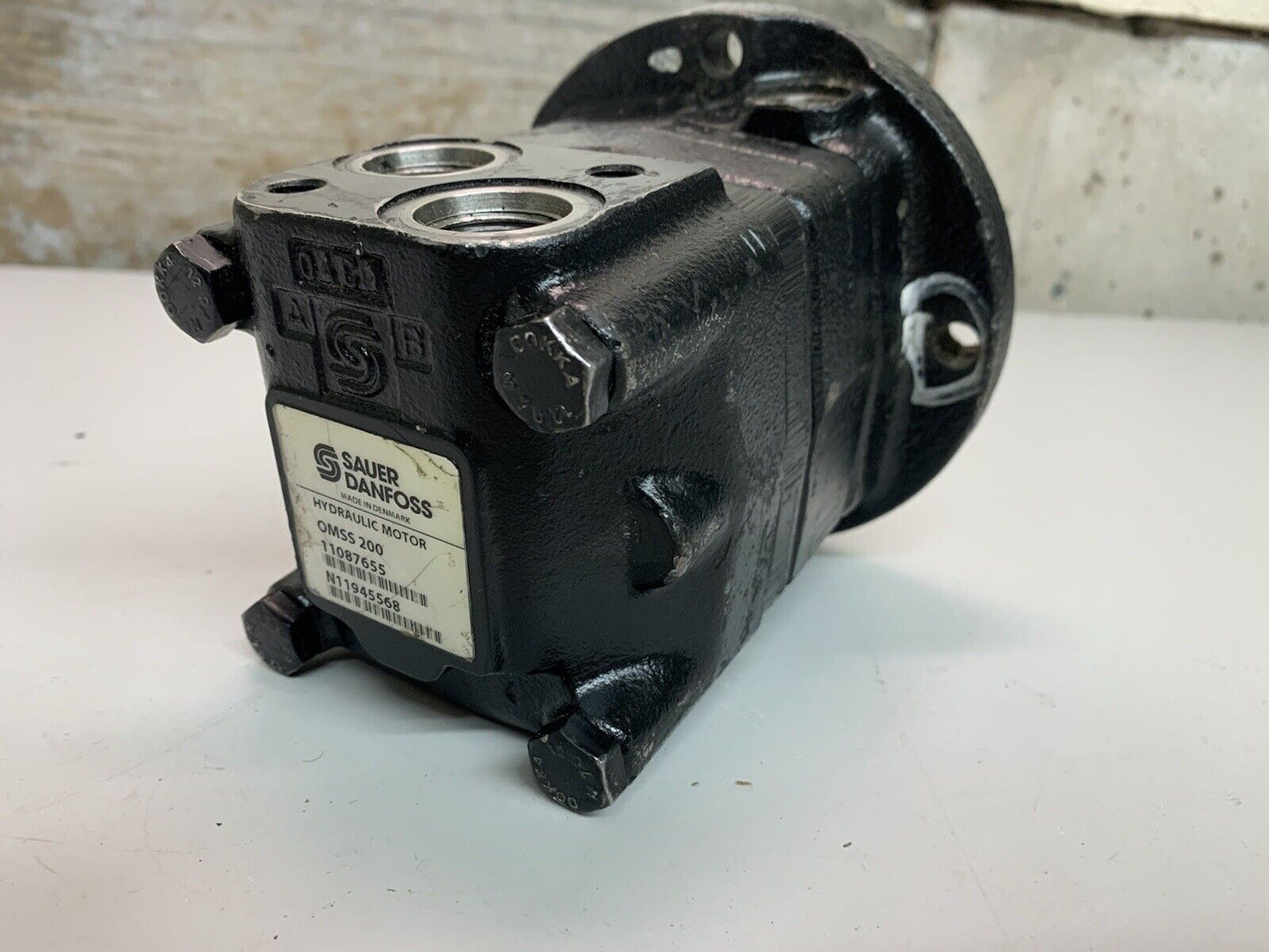 Danfoss 151F0539 OMSS 200 Hydraulic Motor 11087655 | N11945568 - DAMAGED