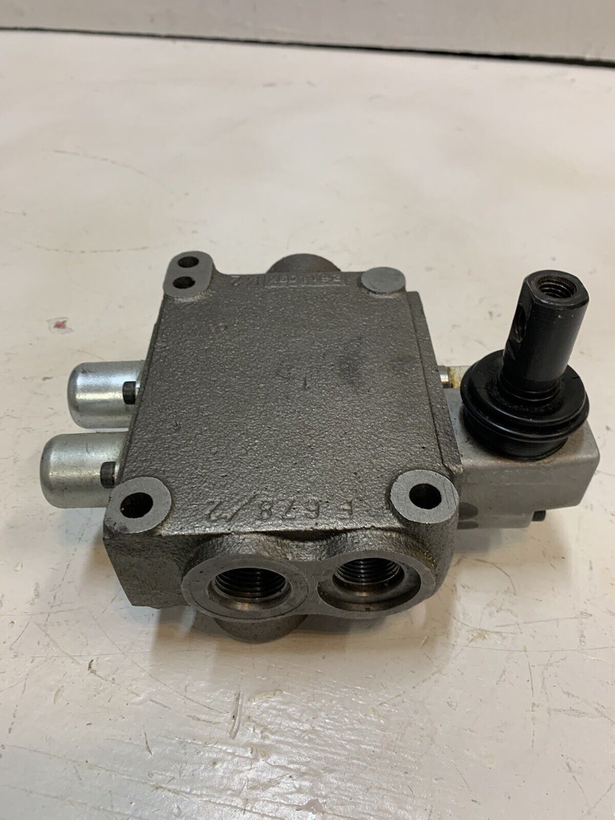 261109X Hydraulic Valve 2 Spool F678/2