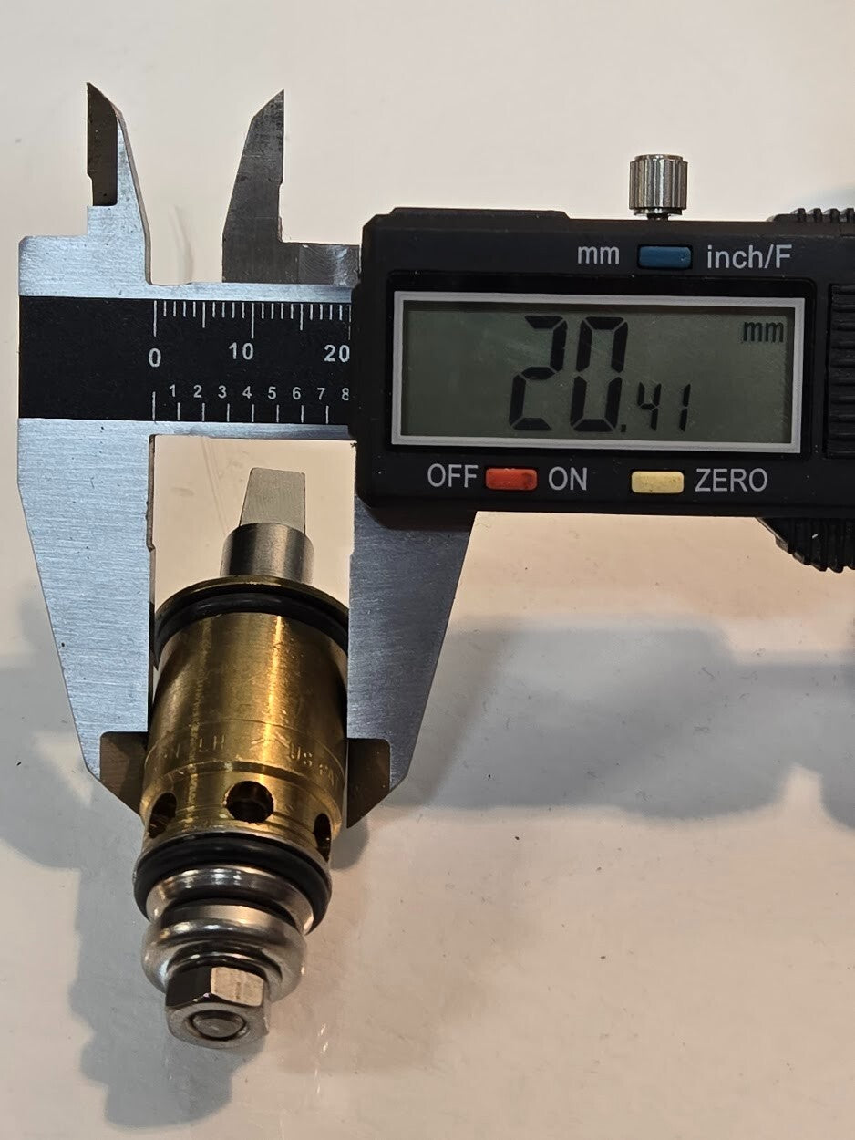 Quaturn LH Cartridge CHI-FAU-CO for Chicago Faucet Pat No. 5316039