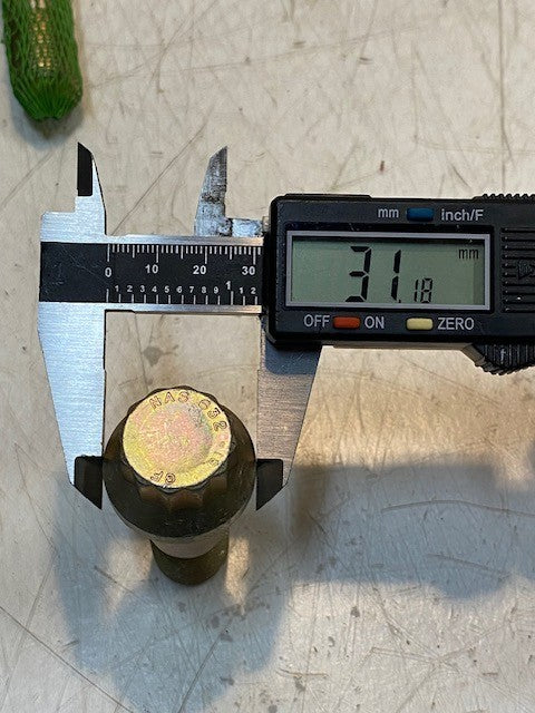 4 Qty of Military 12-Point Slotted Flat Head Machine Screws NAS 632-18 (4 Qty)