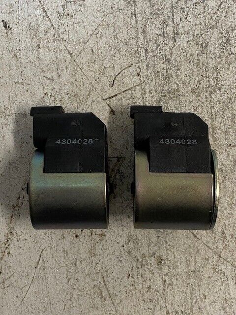 2 Qty of Solenoid Coil Valves 4304028 28 VDC 4913 PC - USED (2 Quantity)