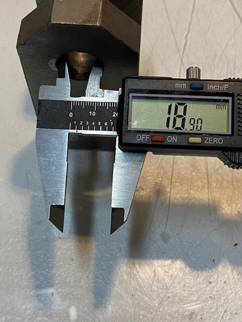 YOKE A070002TD 19mm Pin Hole 24mm Bore 4" H 2-1/4" L 2" W