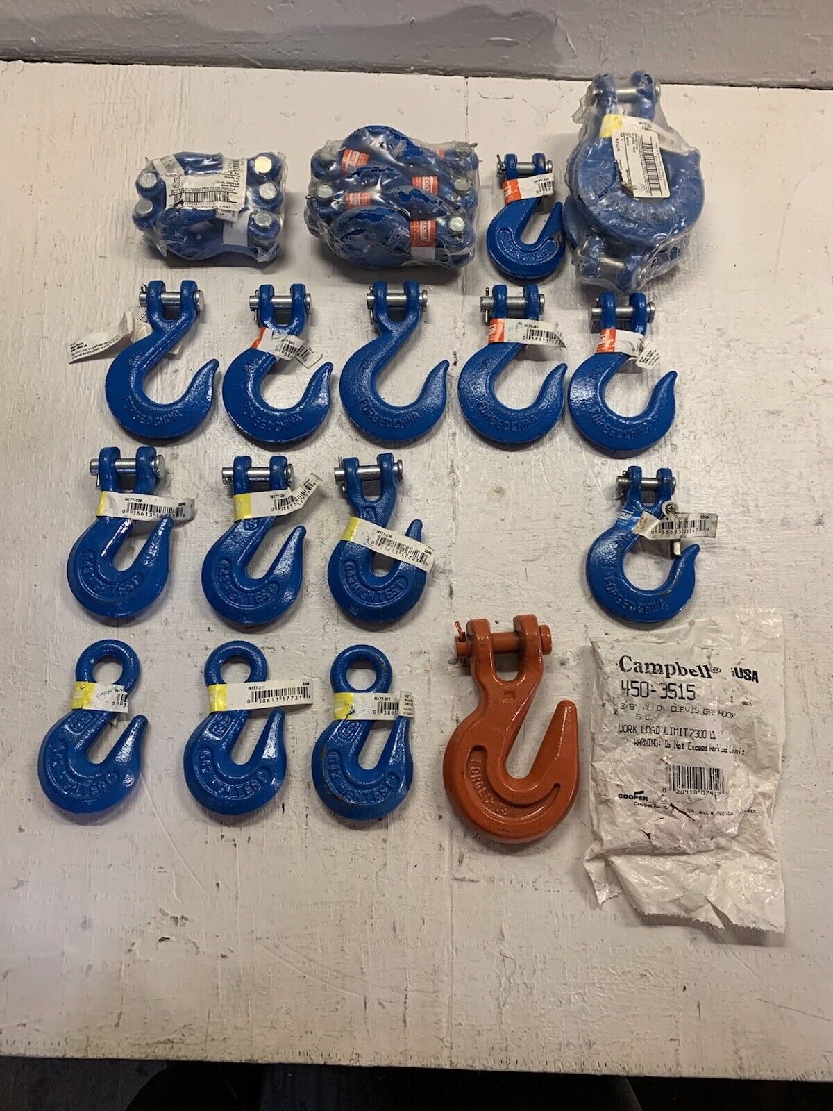 24 Clevis Grab Hooks of Different Styles N177-279 / 430-3515 / N177-311