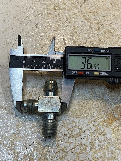 12 Quantity of M-114 Tees Hydraulic Tee Fittings 2 Male 1 Female Ends (12 Qty)