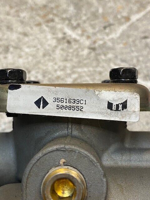 Bendix Air Brake Relay Valve T-5008328 | 909828 | 3561639C1