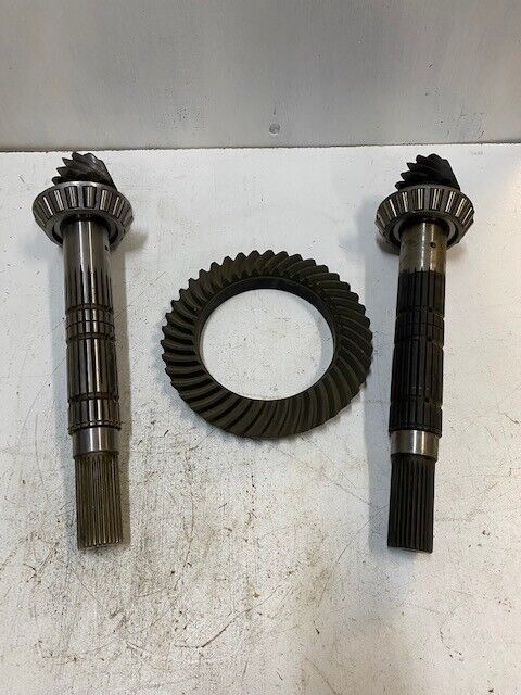 Set of 2 Pinion Shafts (9 Teeth/28 Spline) with 1 Ring Gear (41 Teeth)