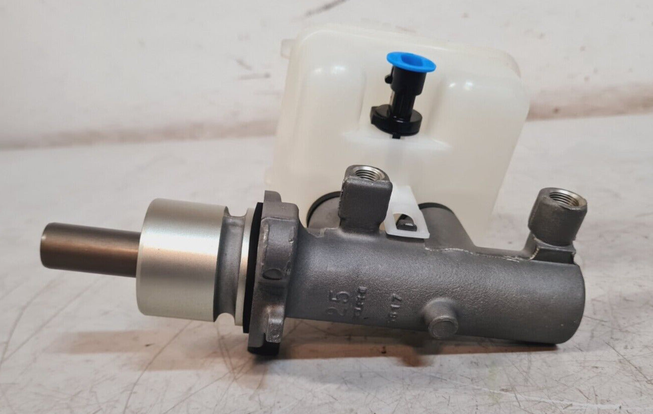 Delphi Brake Master Cylinder Vacuum Booster Pump with Oil Tank 5617 | FA3364