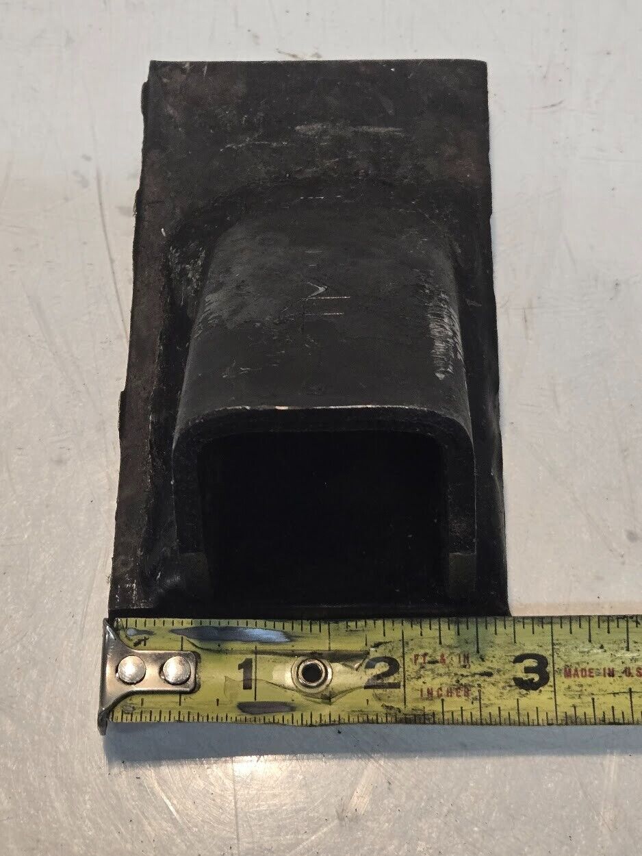 7 Quantity of 3C F Bucket Teeth 4 3/4" x 2 3/4" for 1 1/2" Shank (7 Quantity)