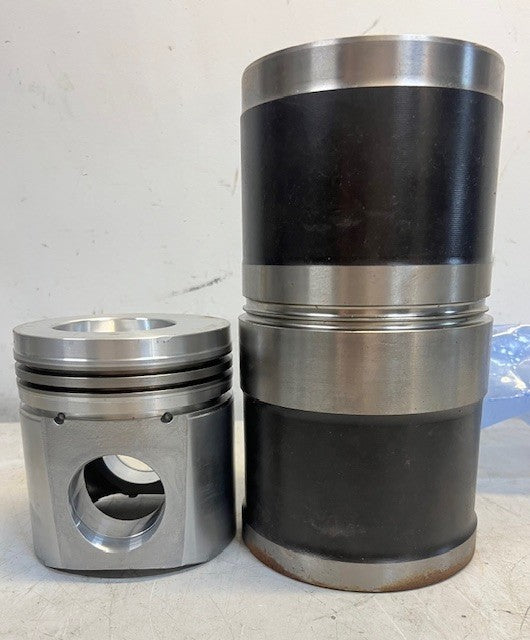 Cummins Engine Piston 3923163 OEM Replacement With Cylinder Liner Heavy Duty
