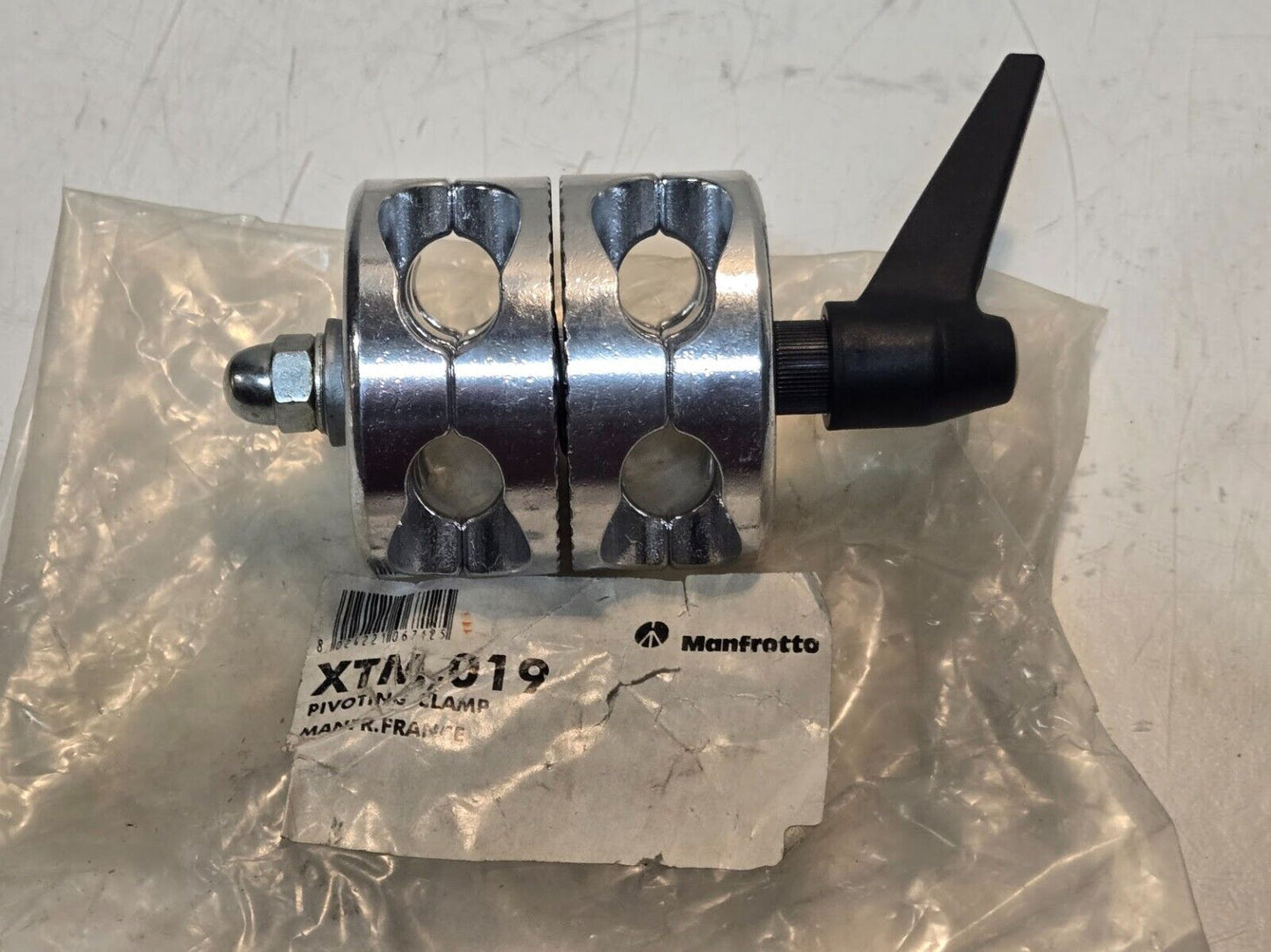 Manfrotto XTM019 Pivoting Clamp 8024221067125 | 3" Diameter 6.5" Length