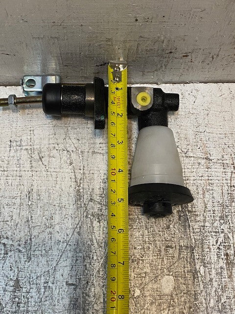 2 Quantity of Duralast 12462 Clutch Master Cylinder M-04 (2 Quantity)