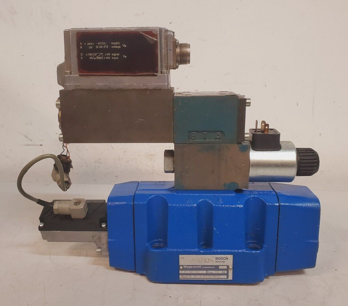 Bosch Hydraulic Proportional Directional Control Valve 0811404607 | 0811004102