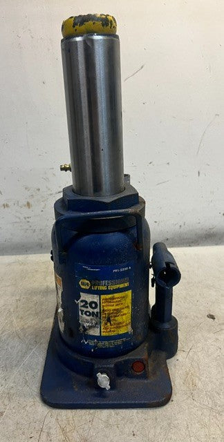 NAPA Professional 20-Ton Air Hydraulic Bottle Jack 791-2320A (No Hose or Handle)