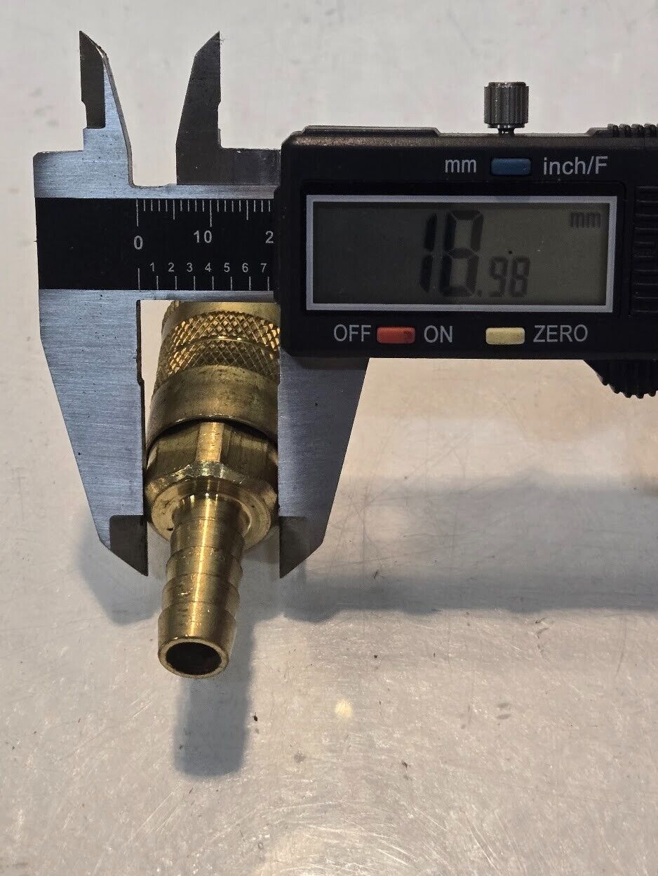 6 Quantity of 1/4" Quick Connect Fittings with 3/8" Barb Hose End (6 Quantity)