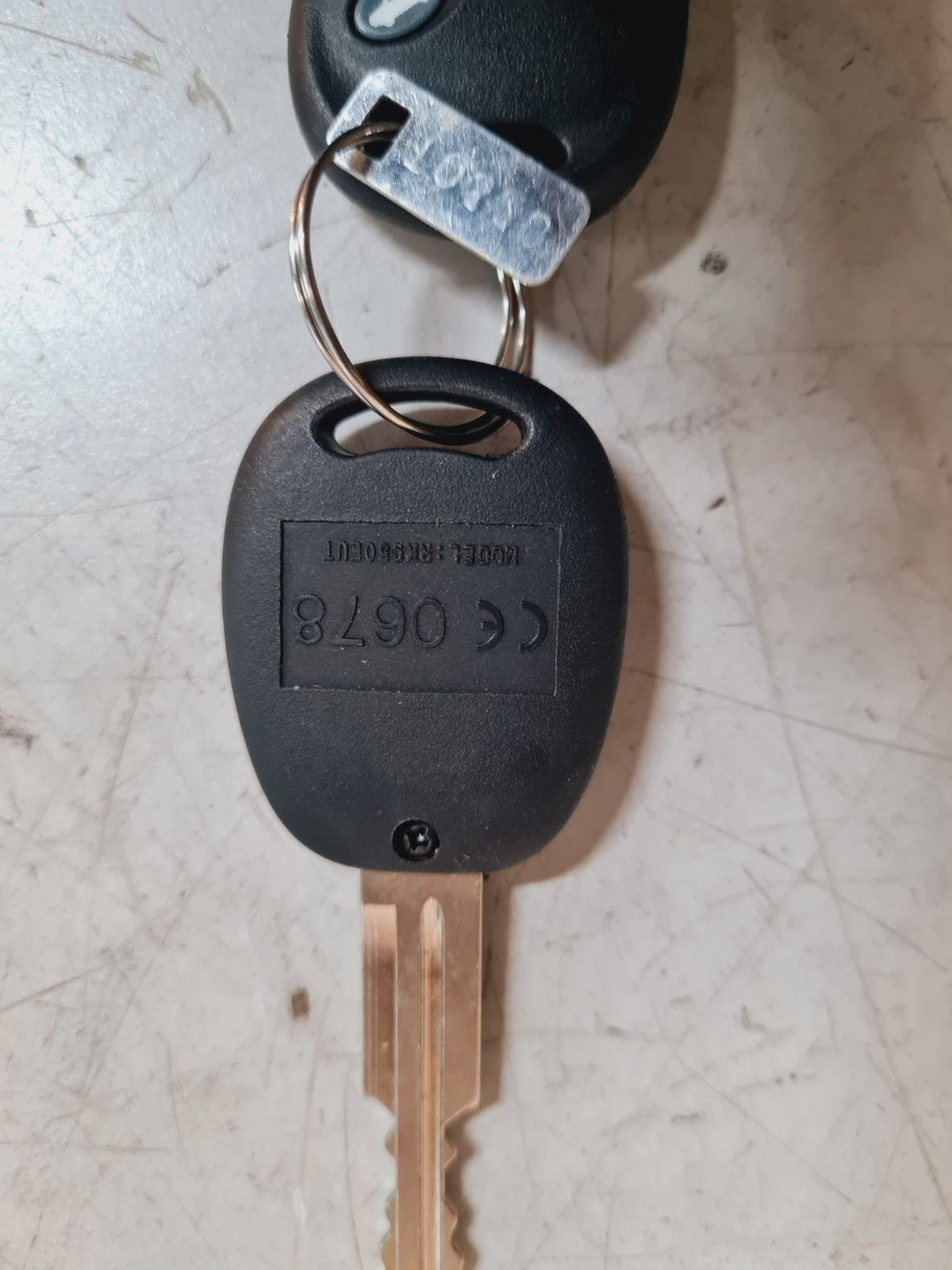 2 Qty. of Chevrolet Original Remote Keys CE0678 | RK950EUT (2 Qty)