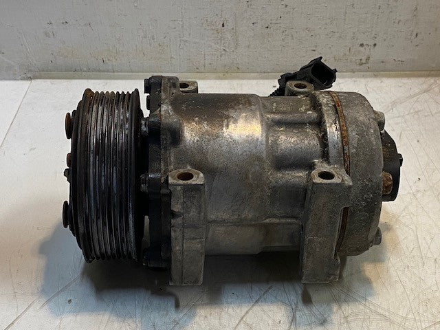 Sanden A/C Compressor R134a Model U4417 Serial #05876604570