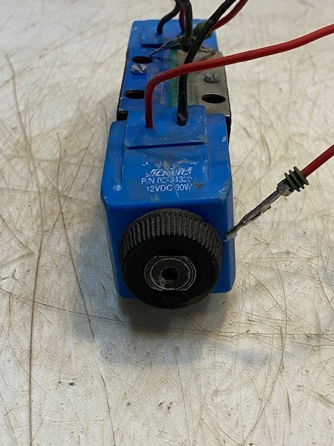 Eaton Vickers Hydraulic Solenoid Valve DG4V-3S-33C-M-KUP7-D2-G5-60-EN534