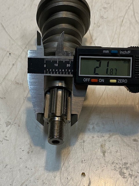 Worm Gear Shaft 17601279 | EN180481 | 8-1/4" Long 13mm Thread 6-Spline 57mm OD