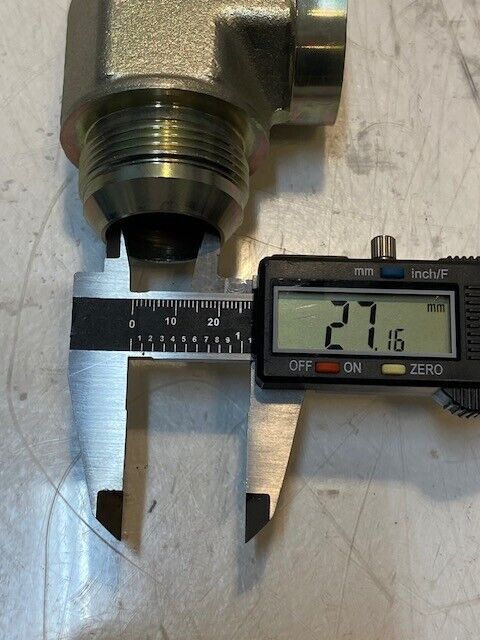 Ingersoll Rand Elbow 95286530 | 38mm ID 27mm Nose 41mm Thread