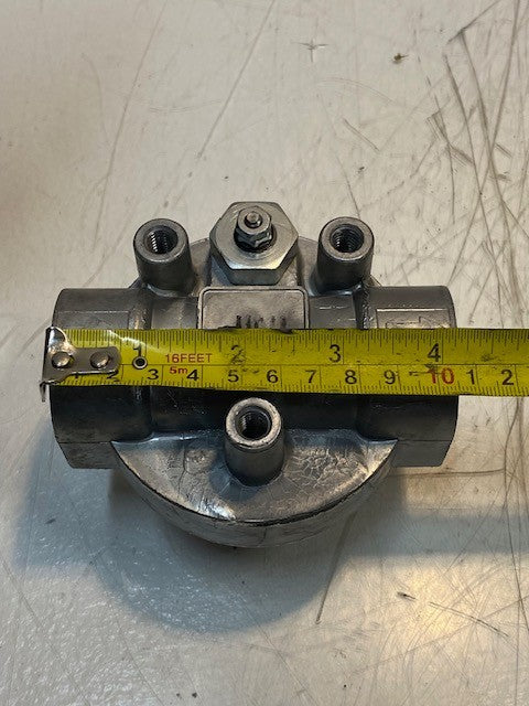IMP Hydraulic Spin-On Filter Base 25mm Bore 4-1/8" Long 3-1/2" Wide