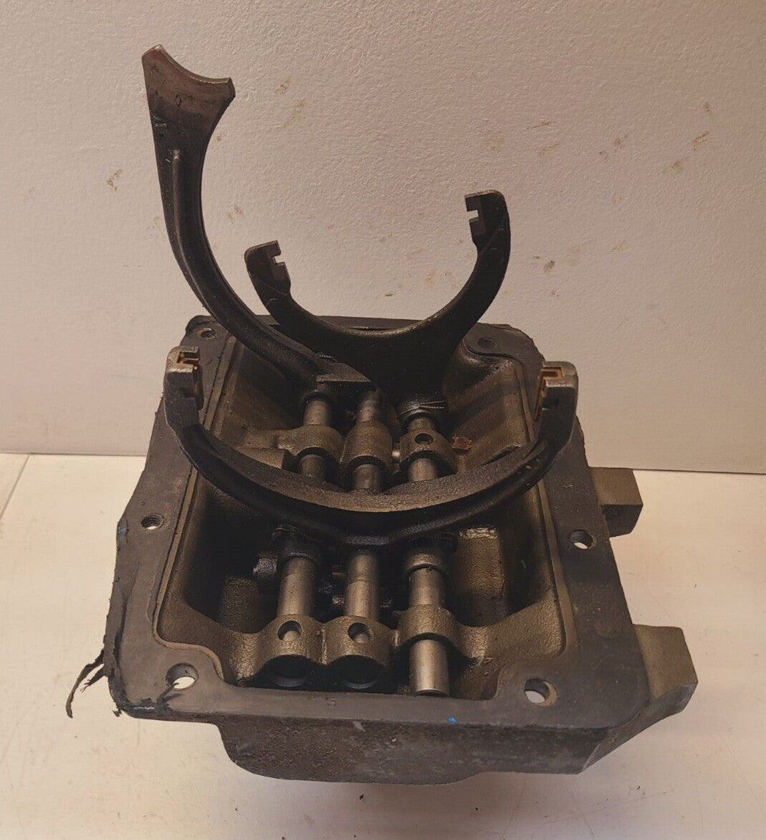 Eaton Shift Top Bar Housing S-A627 | C95737