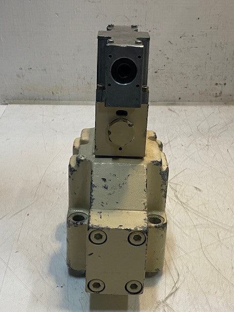 Denison Directional Control Valve A4D03 3A07 1213 20A5G0Q 281R 026 67892 H